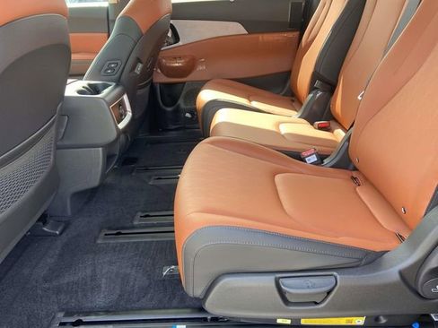 New 2026 Kia Carnival EX FWD image 8