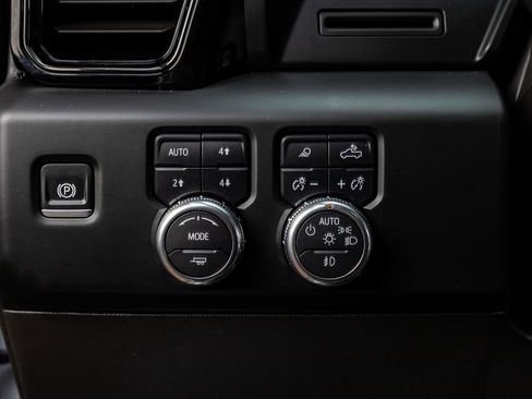 Used 2024 GMC Sierra 1500 AT4 w/ AT4 Preferred Package image 22