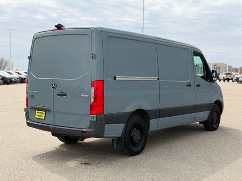 Used 2021 Mercedes-Benz Sprinter 1500 image 9