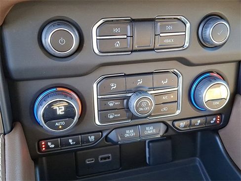 Used 2023 Chevrolet Suburban High Country w/ Premium Package 2 image 13