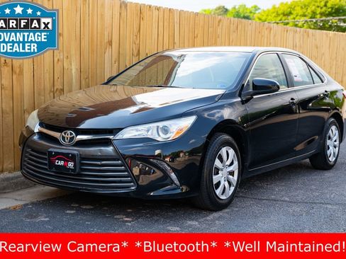 Used 2015 Toyota Camry LE FWD image 1