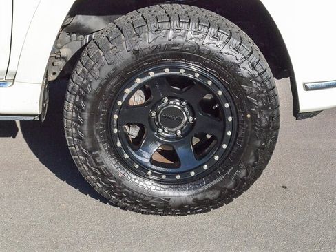 Used 2015 Toyota 4Runner Limited image 12