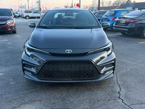 Used 2025 Toyota Corolla SE FWD image 2