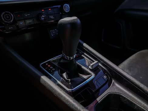 Used 2024 Jeep Compass Latitude image 31