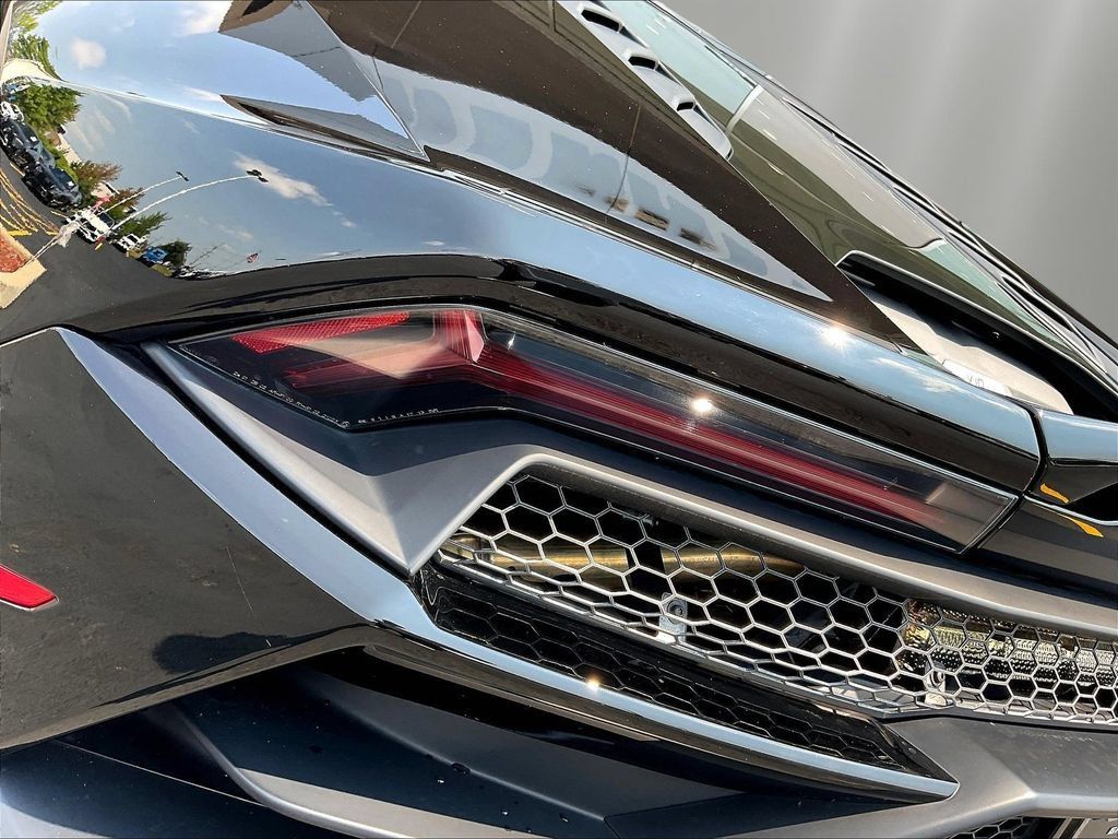 Used 2020 Lamborghini Huracan EVO AWD/4WD image 20