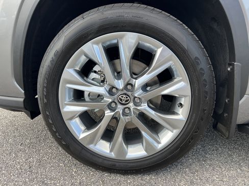 New 2026 Toyota Highlander Limited AWD/4WD image 13