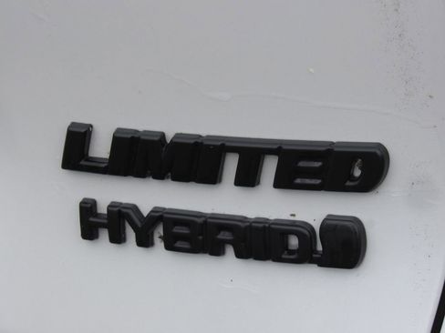 Used 2024 Toyota RAV4 Limited w/ Advanced Technology Package AWD/4WD image 8