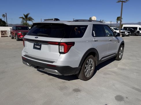 New 2026 Ford Explorer Platinum image 12