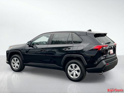 Certified 2023 Toyota RAV4 LE AWD/4WD image 5