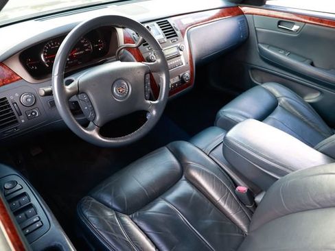 Used 2006 Cadillac DTS Limousine image 4