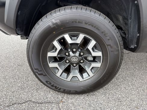 Certified 2023 Toyota Tacoma TRD Off-Road w/ Technology Package AWD/4WD image 23