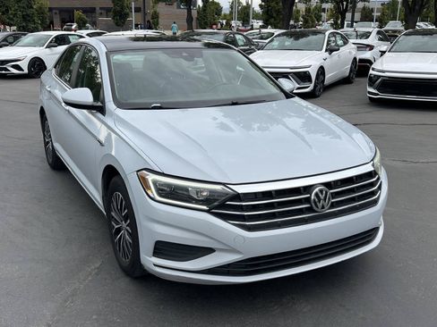 Used 2019 Volkswagen Jetta SEL FWD image 4