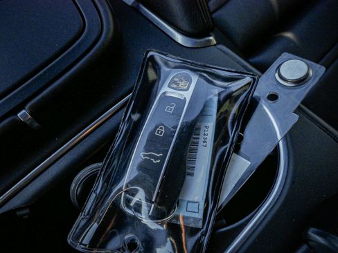 Used 2021 Porsche Cayenne Turbo S image 36