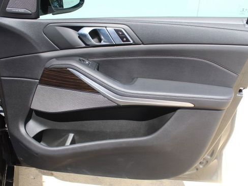 Used 2023 BMW X5 xDrive40i w/ M Sport Package image 17