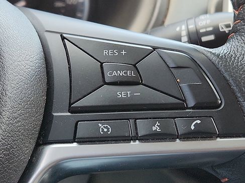 Used 2020 Nissan Kicks SR w/ SR Premium Package FWD image 16