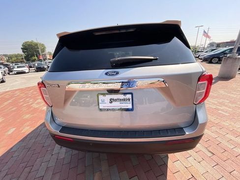 Used 2023 Ford Explorer XLT RWD image 33