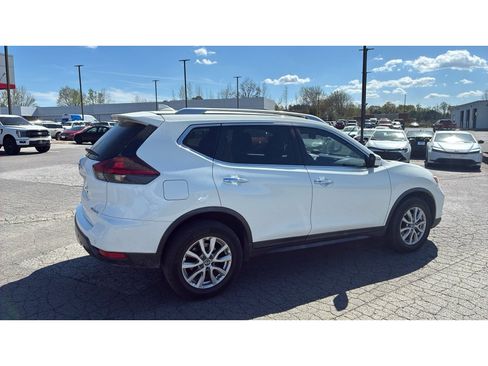 Used 2020 Nissan Rogue SV image 6