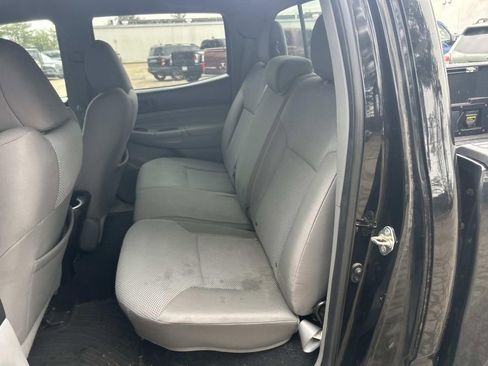 Used 2014 Toyota Tacoma PreRunner w/ TRD Sport Package image 19