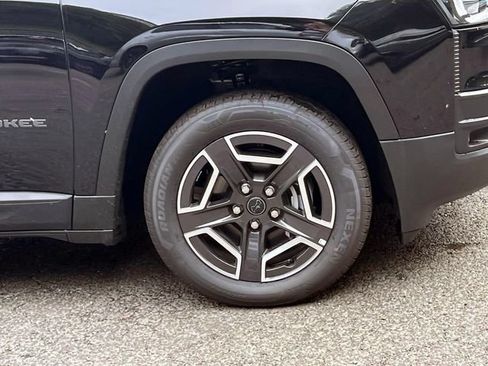 New 2026 Jeep Cherokee Limited AWD/4WD image 3