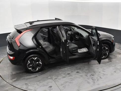 Used 2023 Kia Niro Wind w/ Wind Preserve Package image 6
