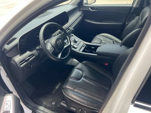 Used 2023 Hyundai Palisade Limited w/ Cargo Package FWD image 2