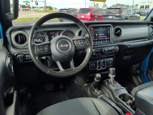Used 2021 Jeep Gladiator Sport AWD/4WD image 16