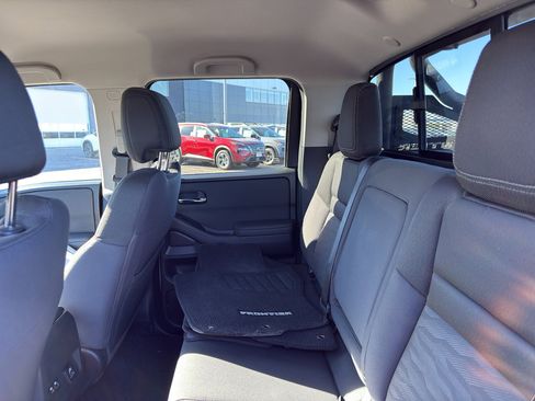 Certified 2024 Nissan Frontier SV w/ Hardbody Edition image 32