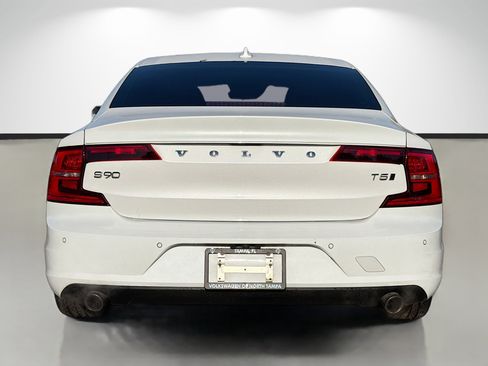 Used 2018 Volvo S90 T5 Momentum image 4