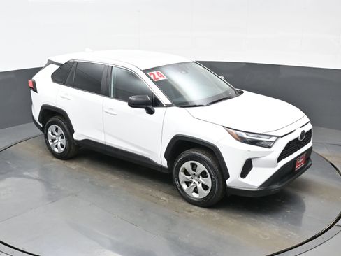 Used 2024 Toyota RAV4 LE image 32