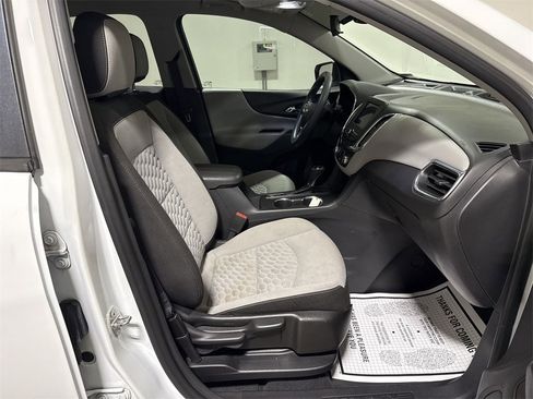Used 2020 Chevrolet Equinox LS image 21