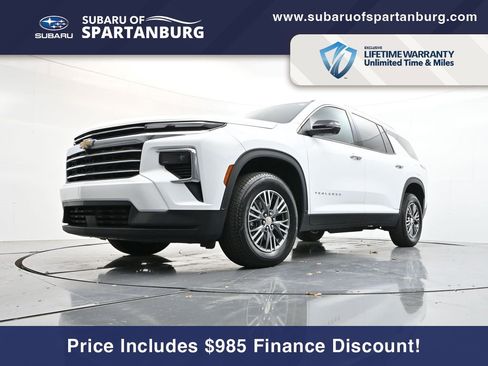 Used 2024 Chevrolet Traverse LT image 27