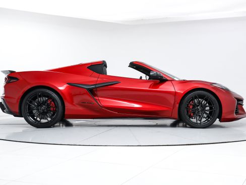 Used 2025 Chevrolet Corvette Z06 w/ Stealth Interior Trim Package image 7