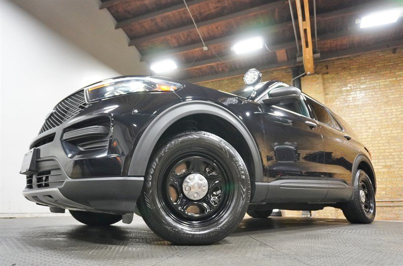 Used 2025 Ford Explorer 4WD Police Interceptor image 3