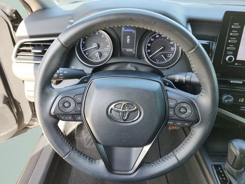 Used 2022 Toyota Camry SE FWD image 33