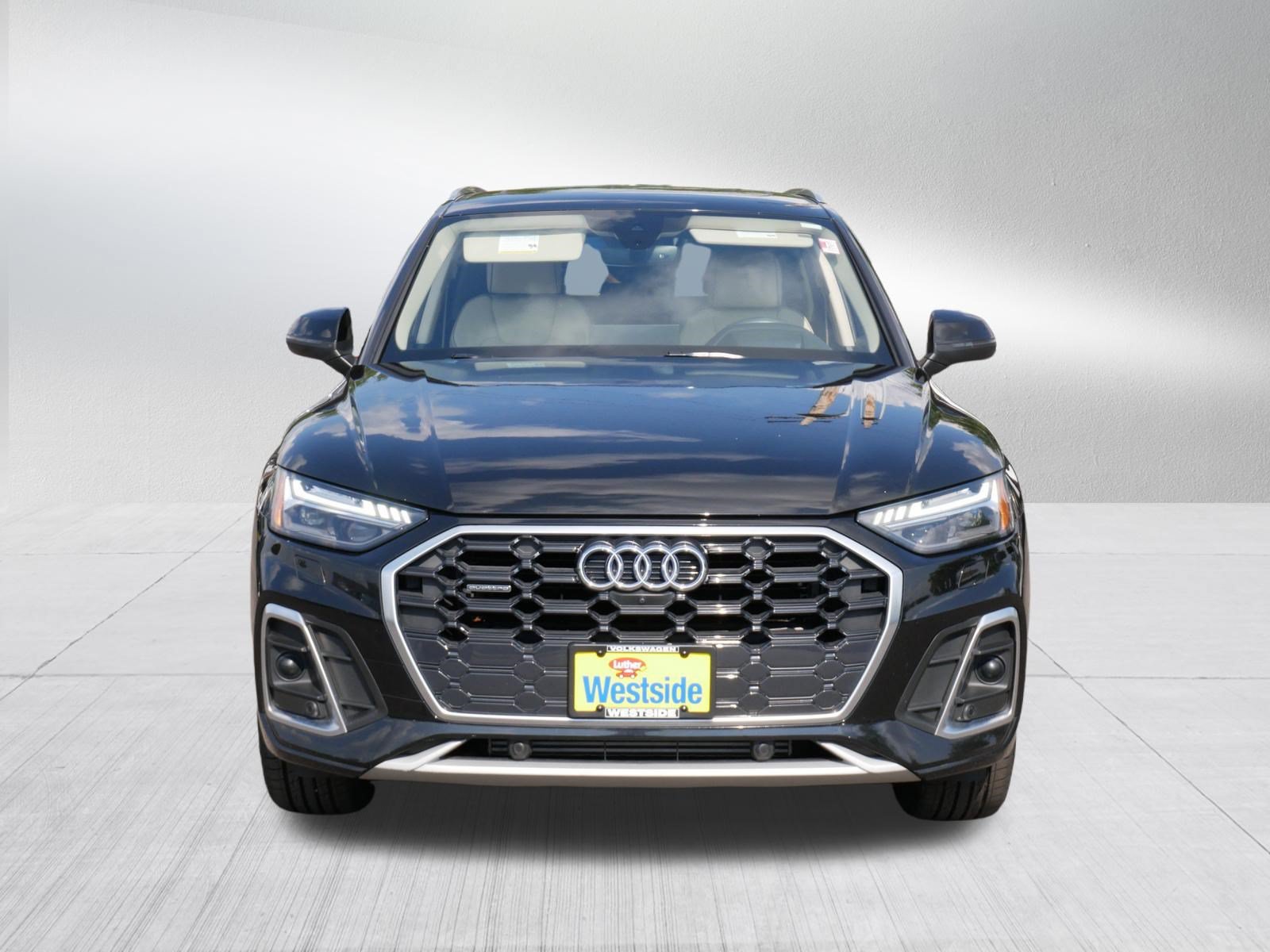 Used 2023 Audi Q5 2.0T Prestige w/ Prestige Package AWD/4WD image 2