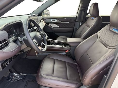 New 2026 Ford Explorer Platinum w/ LUX Leather Package image 39
