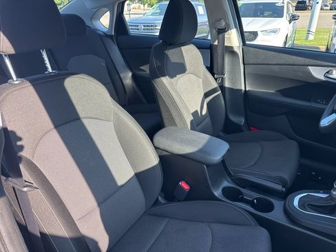 Used 2024 Kia Forte LXS w/ LXS Technology Package FWD image 41