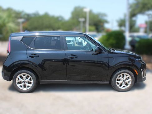 Certified 2024 Kia Soul LX w/ Option Group 015 FWD image 7
