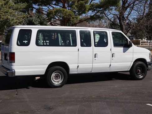 Used 2012 Ford E-350 and Econoline 350 XLT image 4