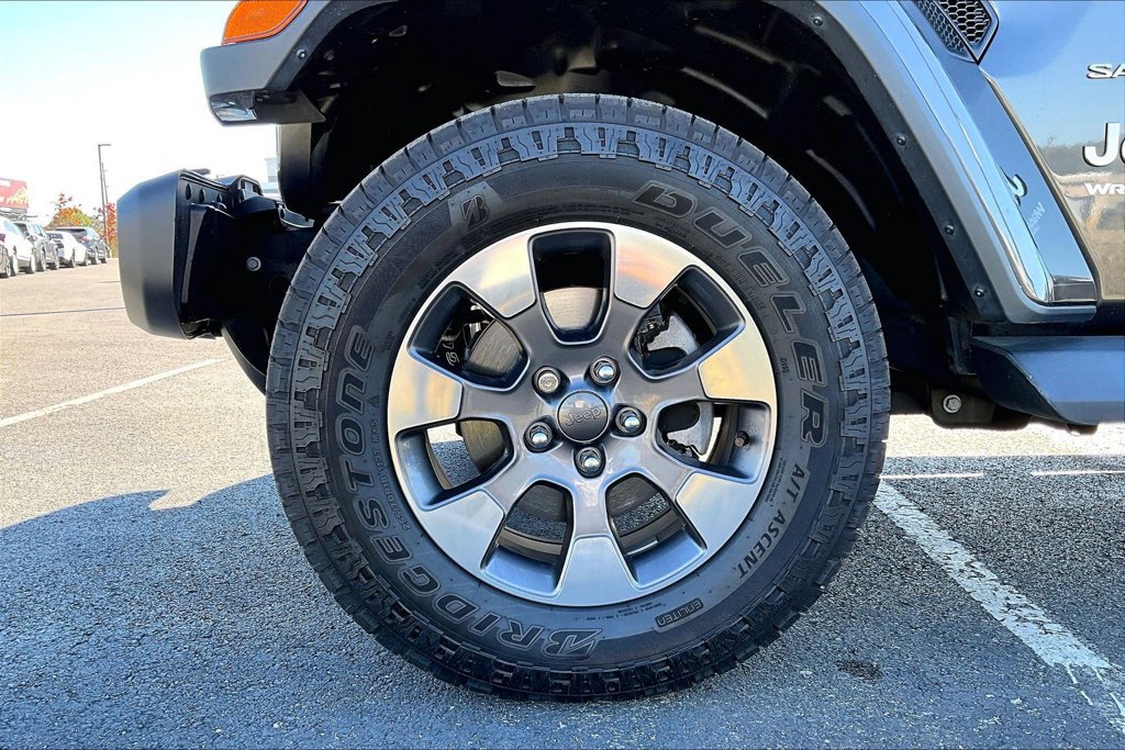 Used 2019 Jeep Wrangler Unlimited Sahara AWD/4WD image 2