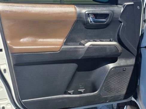 Used 2019 Toyota Tacoma Limited image 12