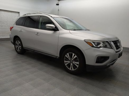 Used 2018 Nissan Pathfinder SV AWD/4WD image 11