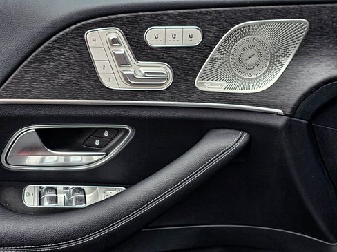New 2026 Mercedes-Benz GLS 580 4MATIC image 12