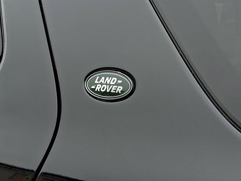 Used 2025 Land Rover Discovery Sport S image 28