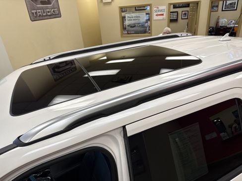 Used 2018 Ford Explorer Platinum AWD/4WD image 7