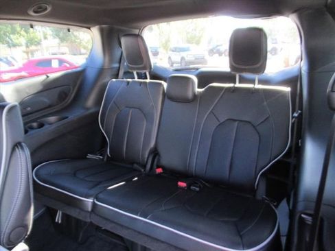 New 2026 Chrysler Pacifica Limited w/ Uconnect Theater Family Group FWD image 35