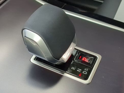 New 2026 Land Rover Range Rover Velar Dynamic SE image 34