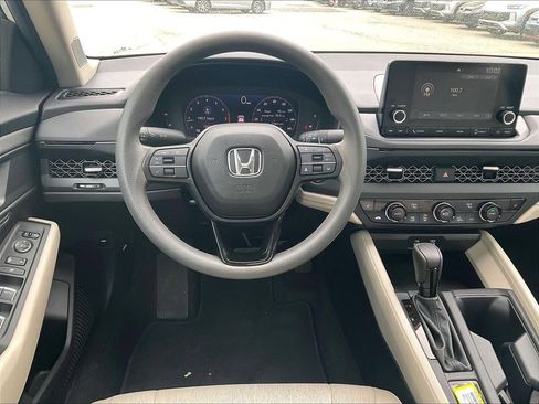 Used 2023 Honda Accord EX image 17