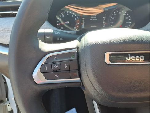 Used 2023 Jeep Compass Latitude image 14