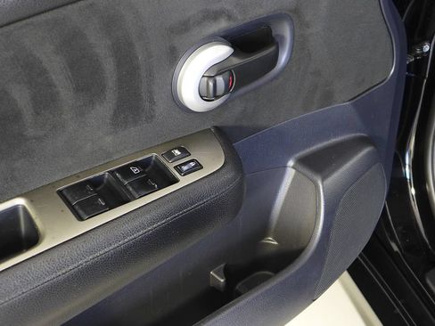 Used 2012 Nissan Versa Hatchback w/ SL Navigation Pkg FWD image 12